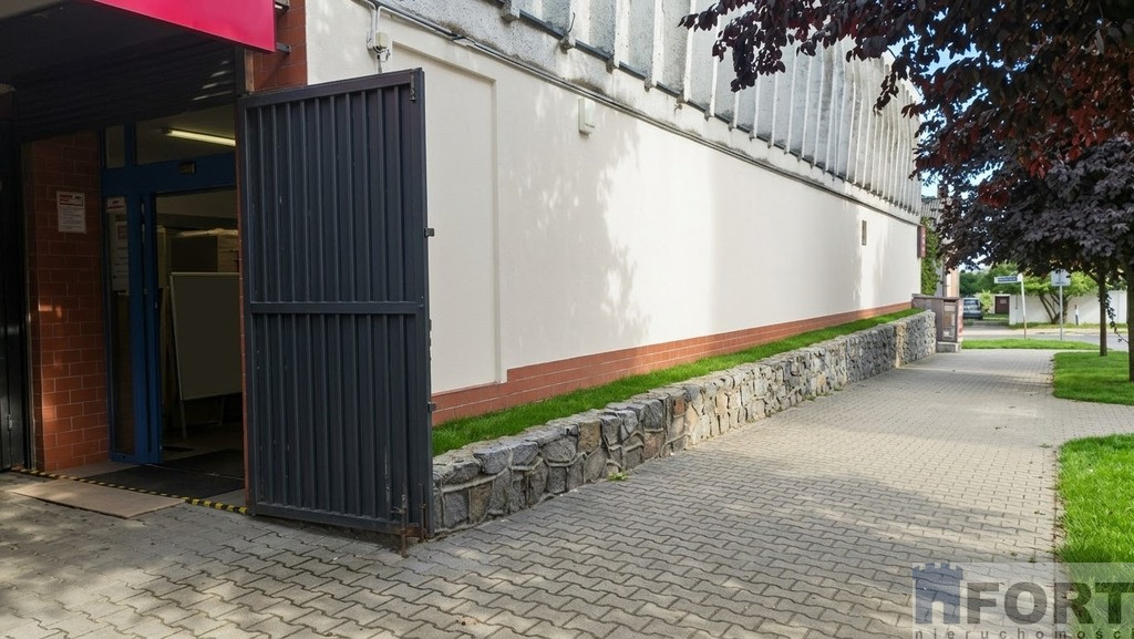Lokal Wynajem Police 1