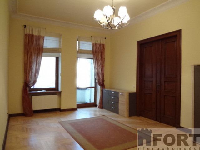 4pok. 104m2, balkon, p.1/3, Centrum