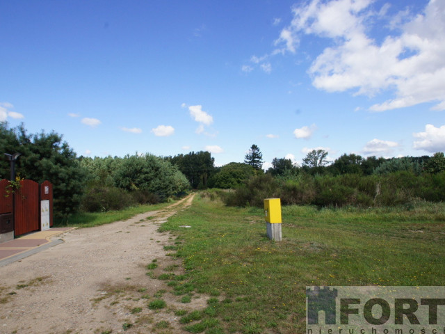 UZBROJONA DZIAŁKA 10 KM DO KOŁOBRZEGU.